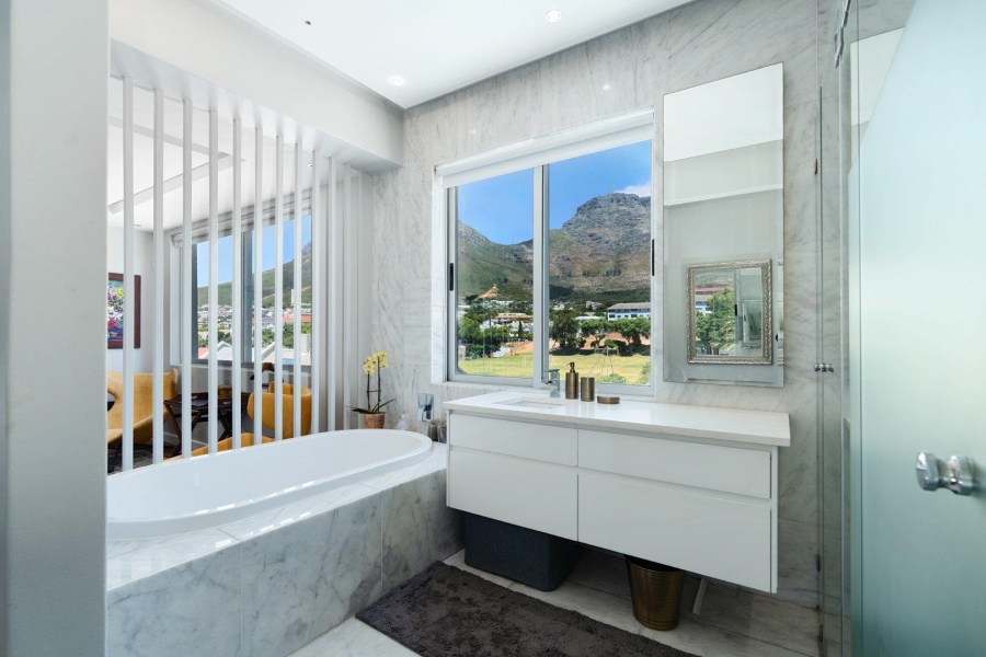 3 Bedroom Property for Sale in Oranjezicht Western Cape